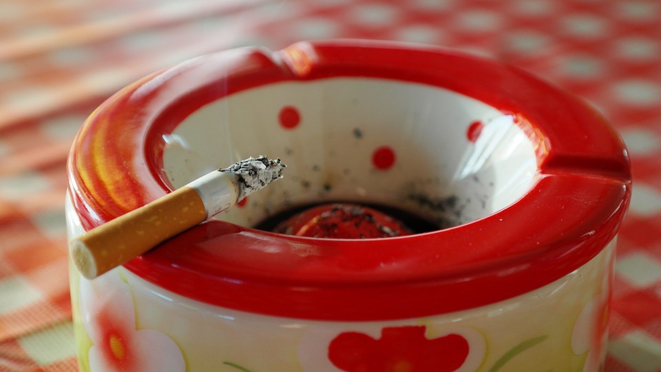 Palenie papierosów prowadzi do nadmiernego zakwaszenia tkanek