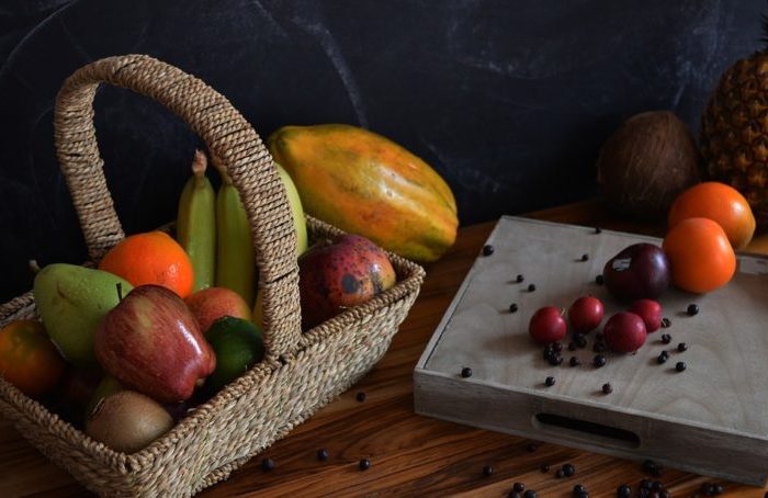 Jedzenie niedojrzałych owoców – dlaczego warto to robić?