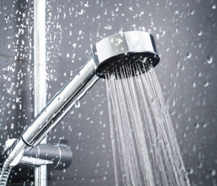 Naprzemienny prysznic – prosty sposób na oczyszczanie organizmu
