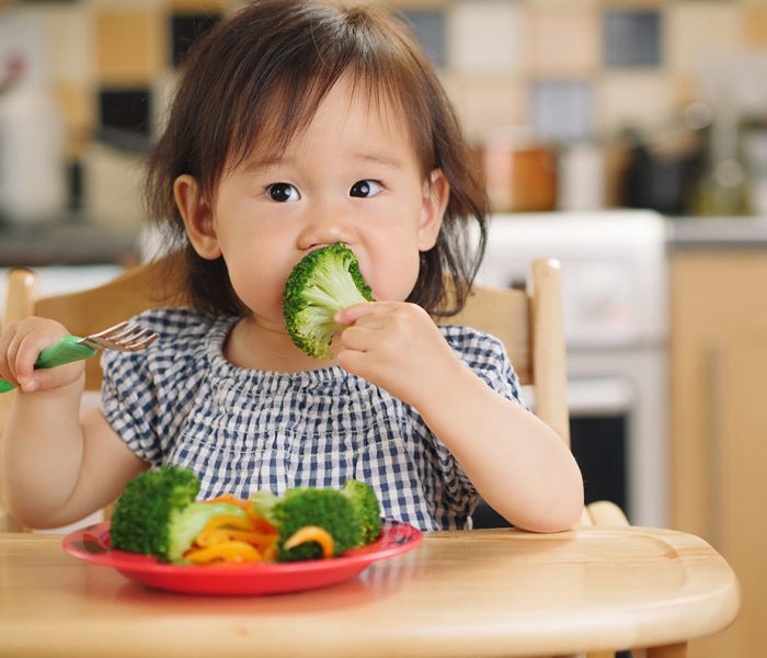 Jak zachęcić dzieci do jedzenia warzyw i owoców?