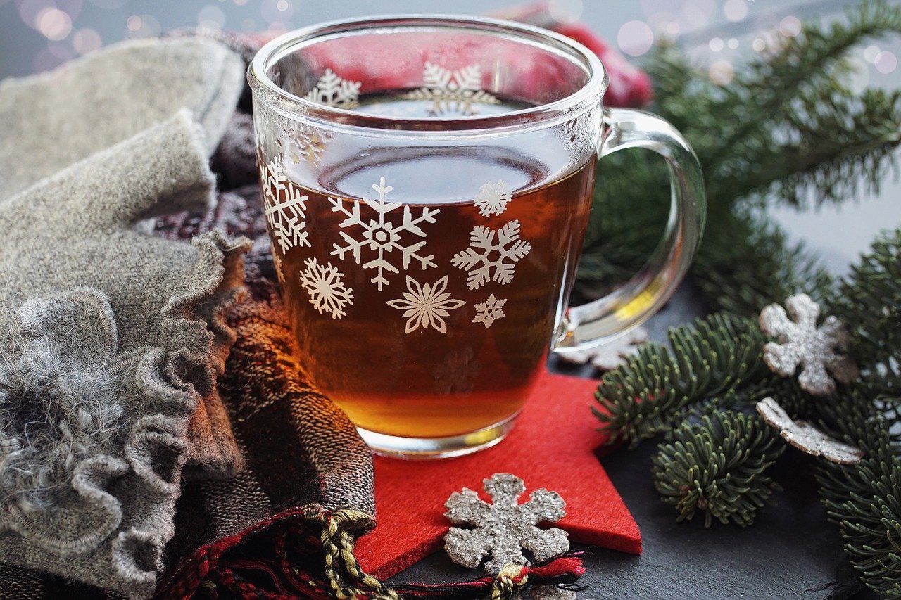 Pomysły na rozgrzewające, zimowe herbaty